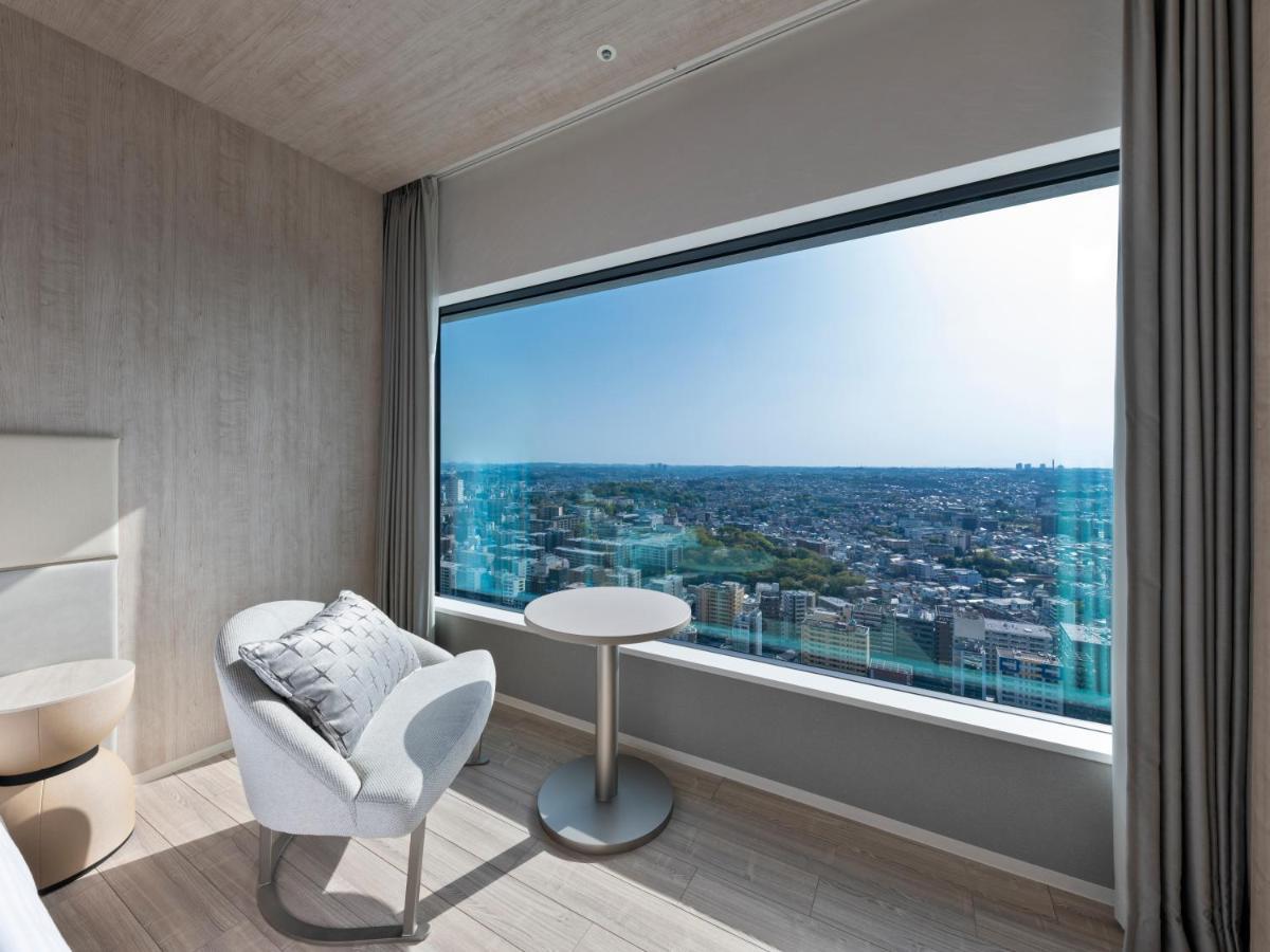 Mitsui Garden Hotel Yokohama Minatomirai Premier Екстер'єр фото A room at the hotel