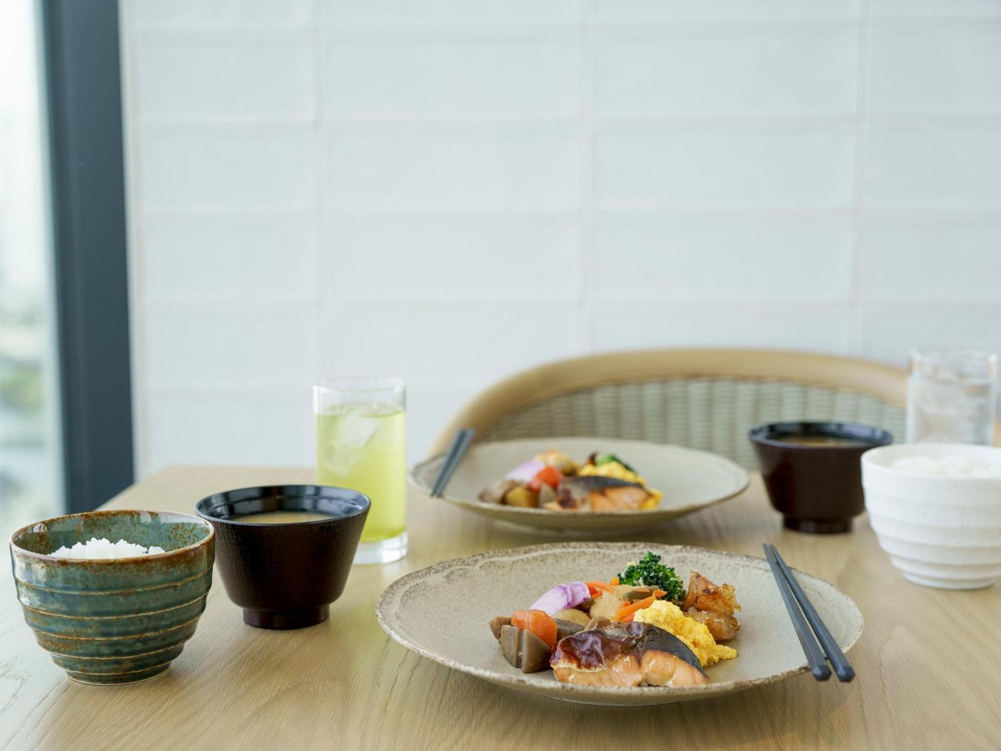 Mitsui Garden Hotel Yokohama Minatomirai Premier Екстер'єр фото A Japanese meal