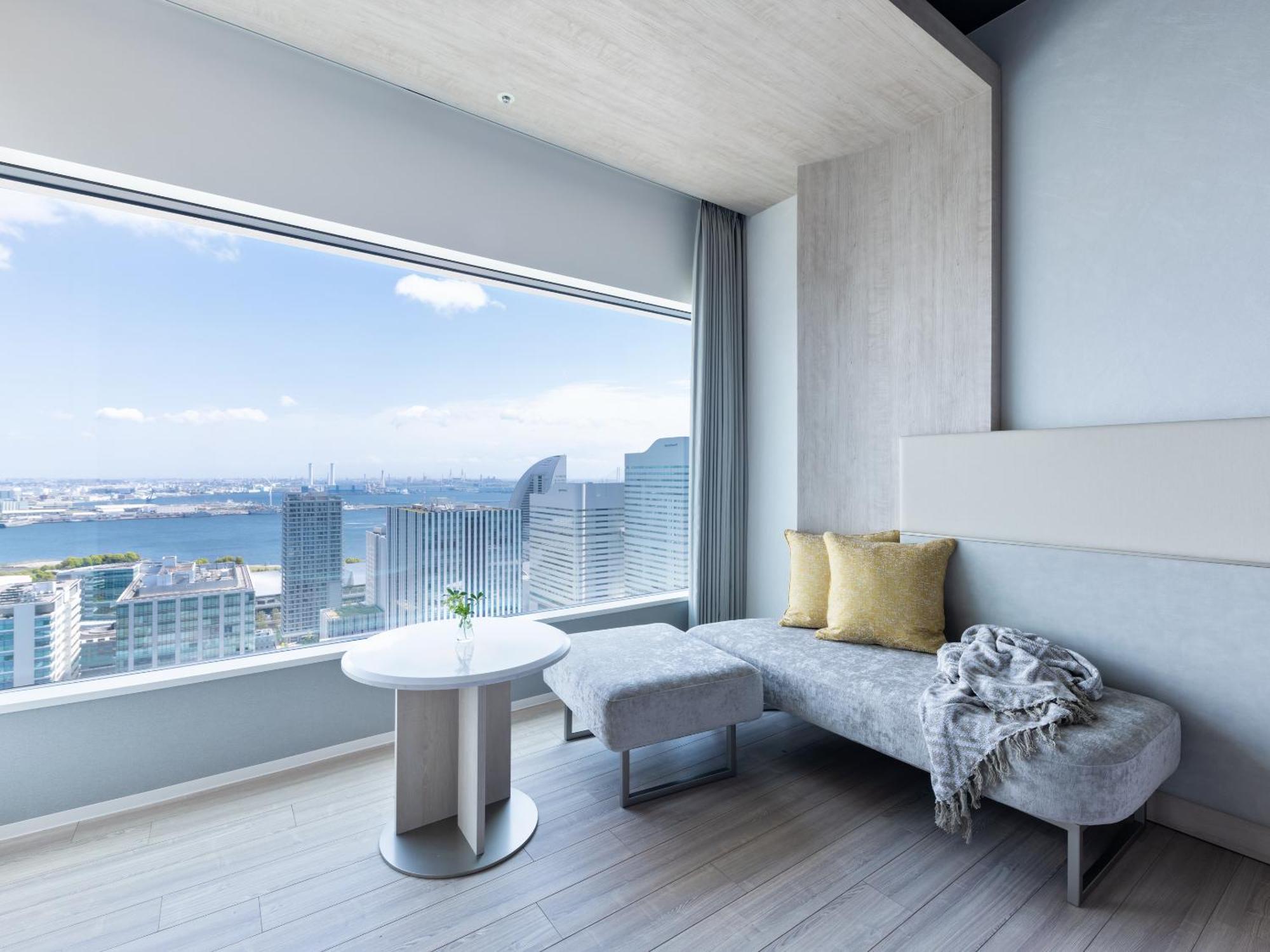 Mitsui Garden Hotel Yokohama Minatomirai Premier Екстер'єр фото A room at the hotel