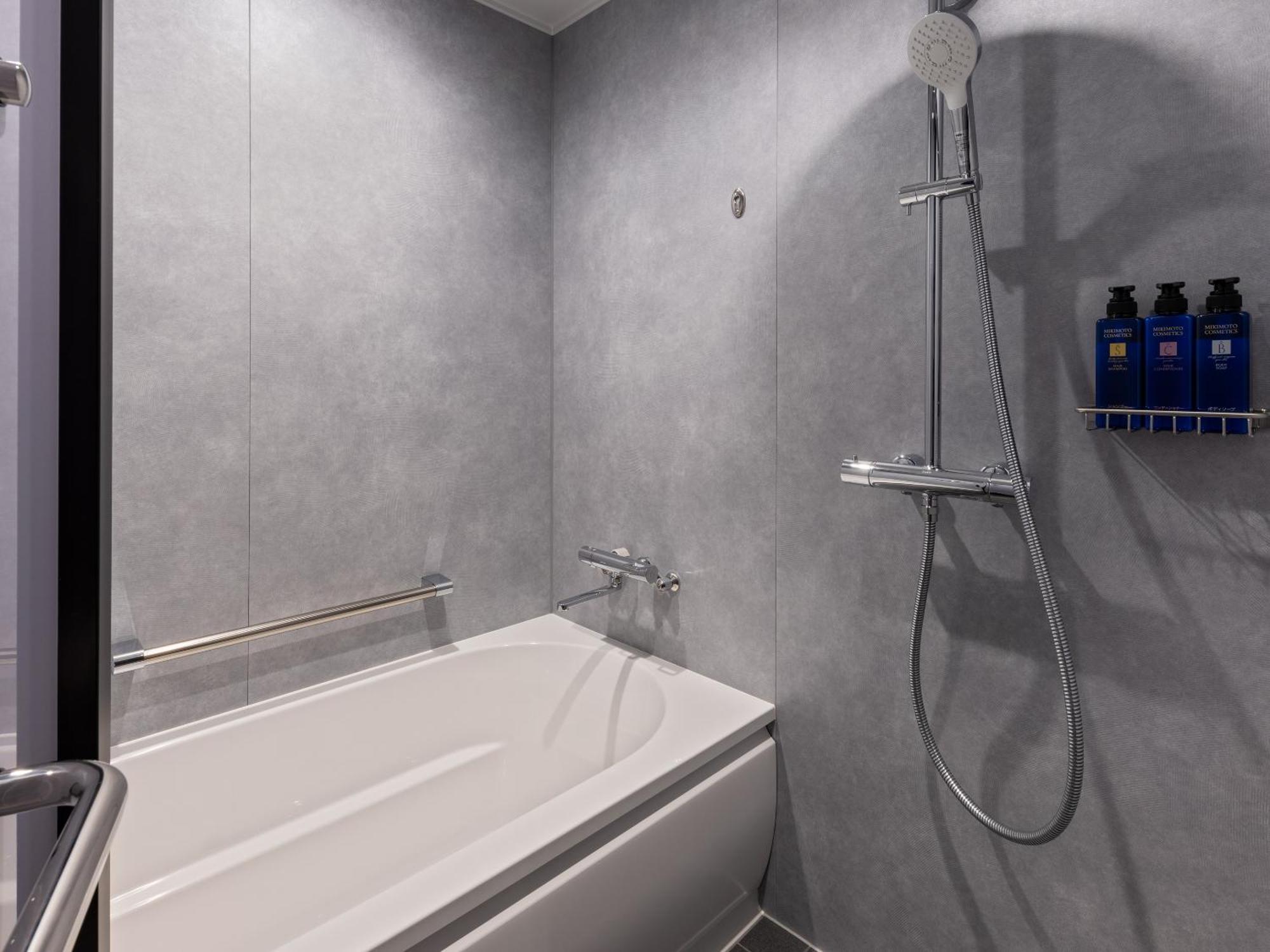 Mitsui Garden Hotel Yokohama Minatomirai Premier Екстер'єр фото A shower bath